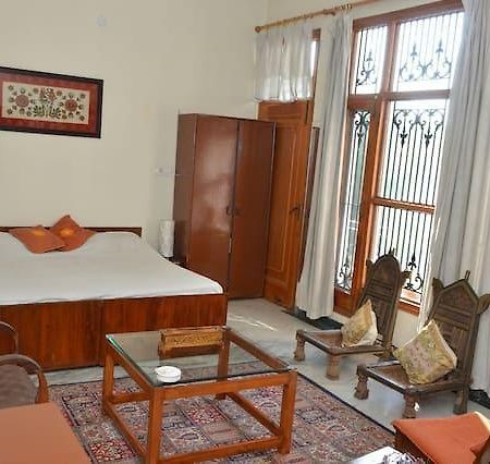 Sandy'S Homestay Jammu Bagian luar foto