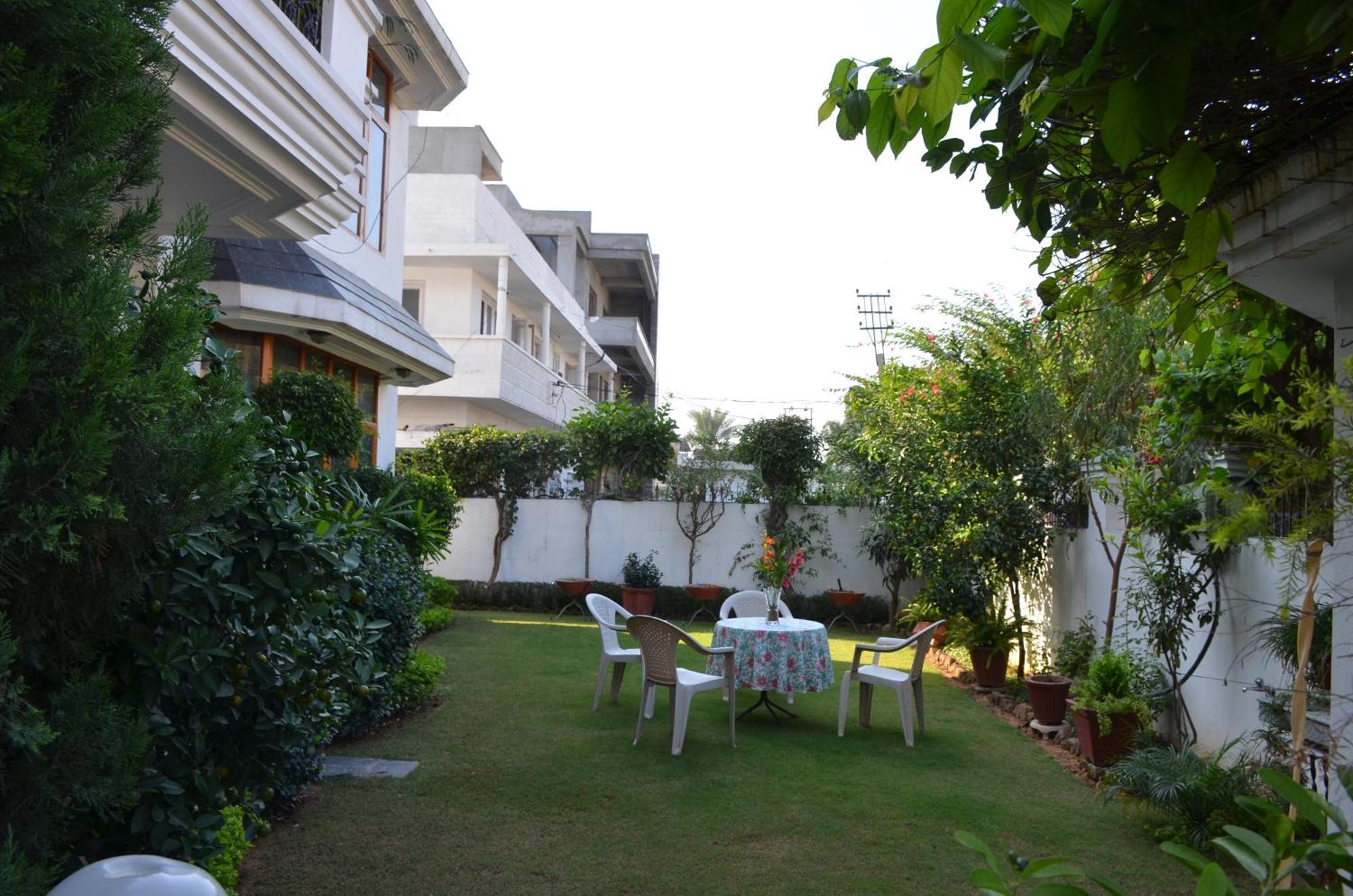 Sandy'S Homestay Jammu Bagian luar foto