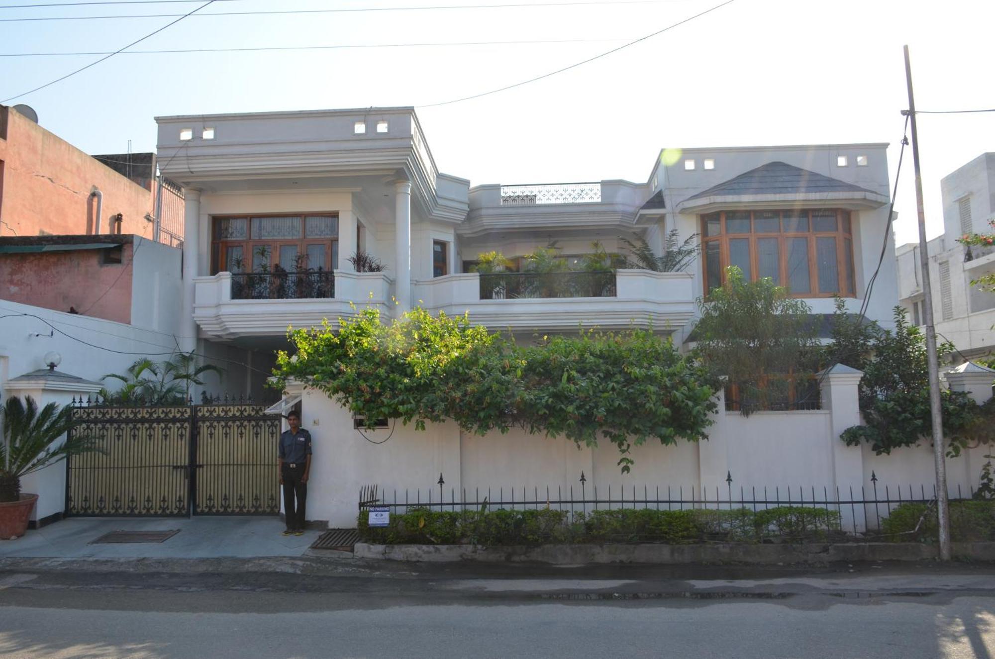 Sandy'S Homestay Jammu Bagian luar foto