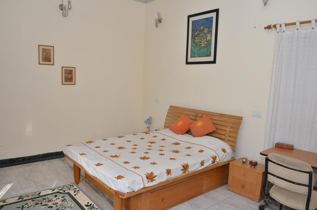 Sandy'S Homestay Jammu Bagian luar foto