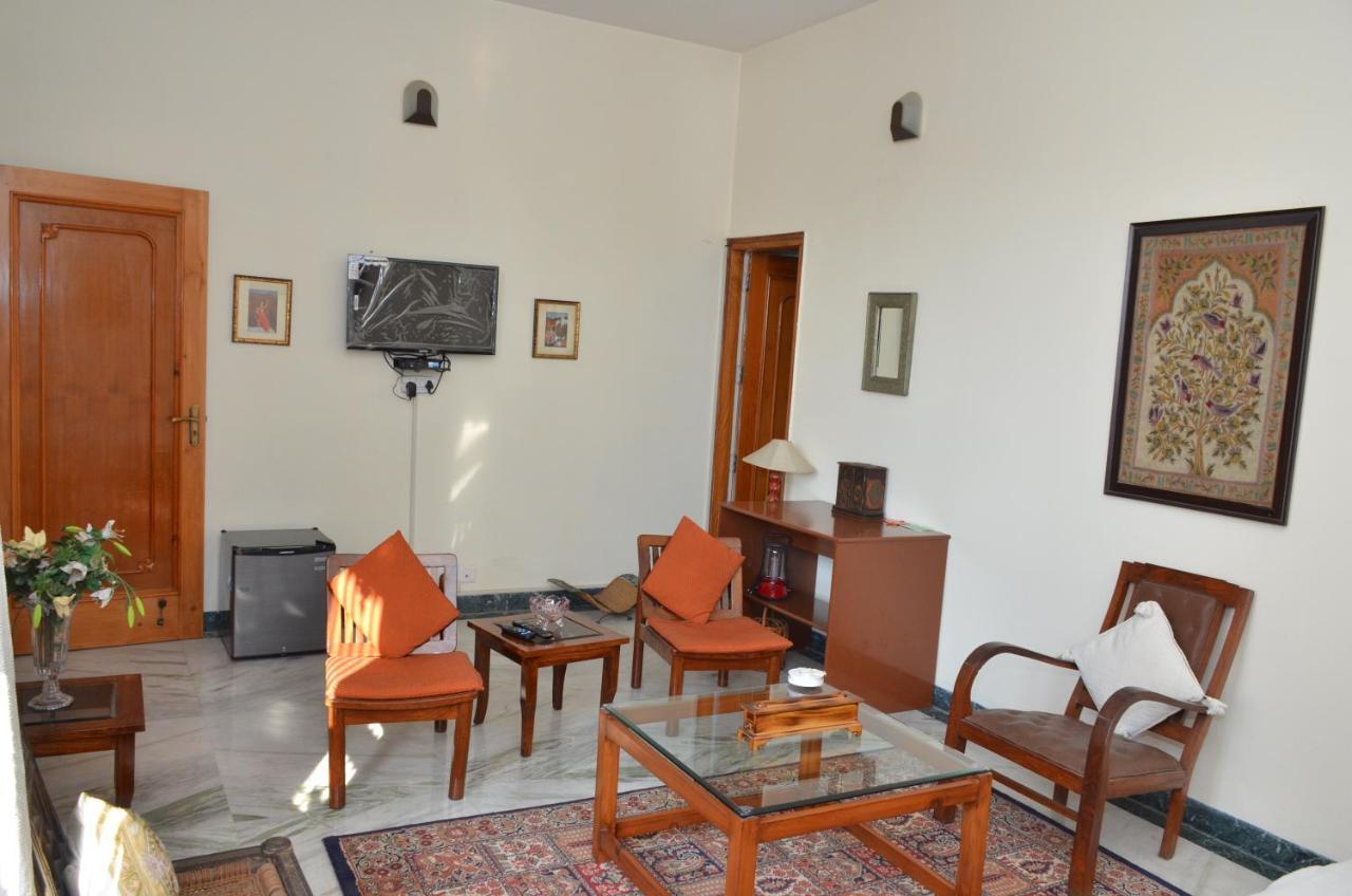 Sandy'S Homestay Jammu Bagian luar foto